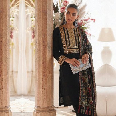 Luxury Pashmina 3 Piece Suit – Elegant Winter Wear