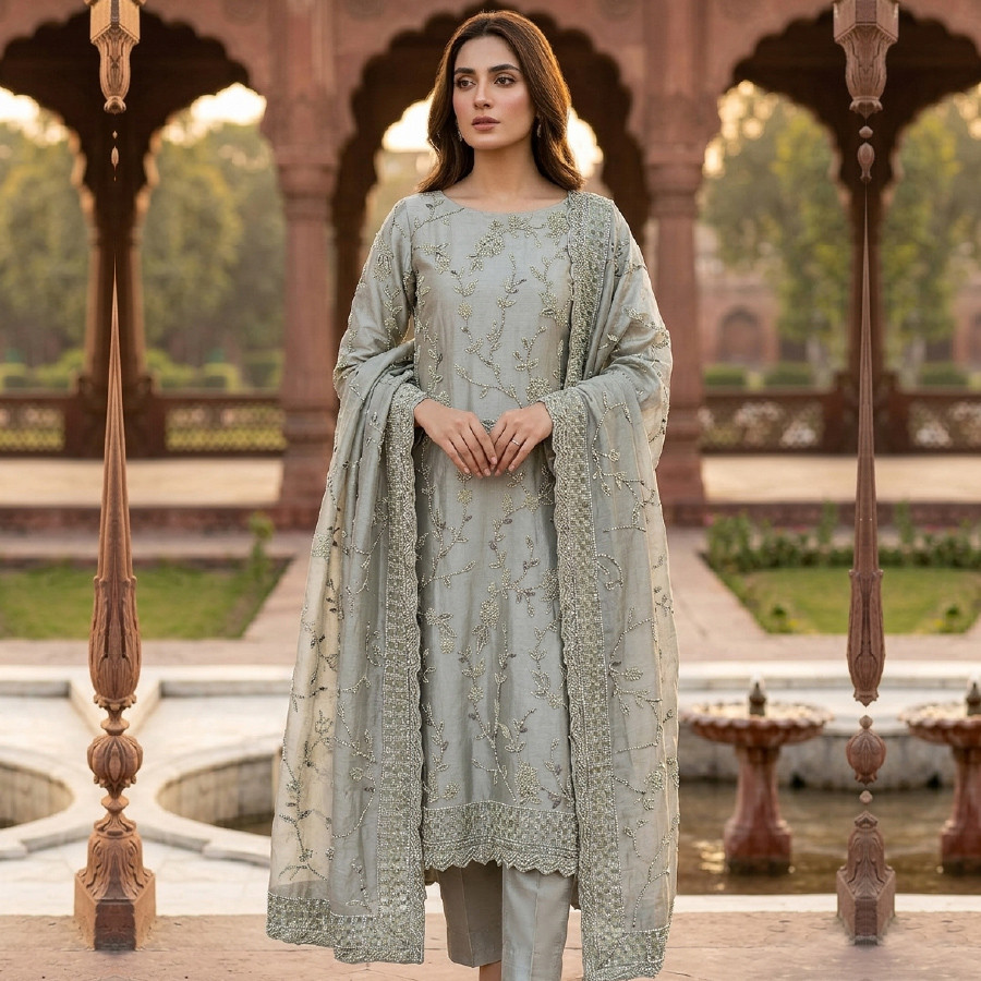 Sheesha Silk Cut Dana 3-Piece Suit – Medium