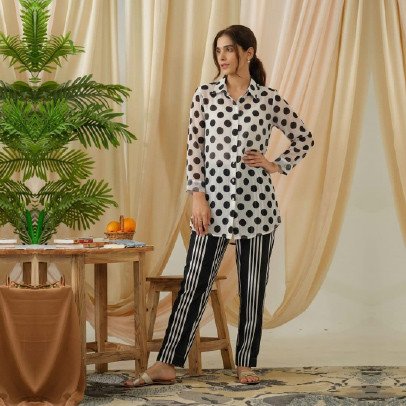 Elegant 2 Piece Lawn Suit – Summer Collection